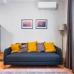 Cozy And Colorful 2Bd Flat With Central Location