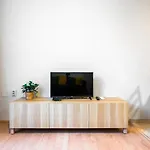 Cozy And Colorful 2Bd Flat With Central Location