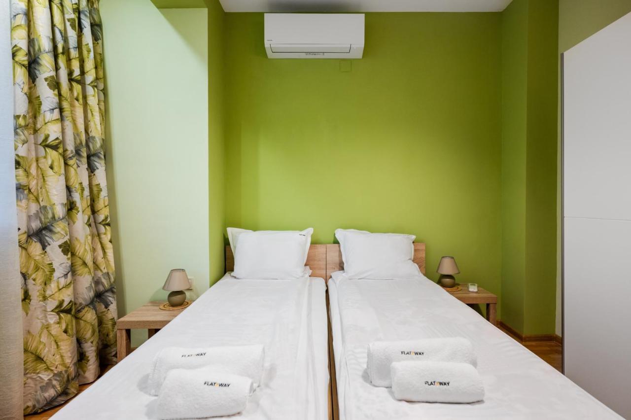 Cozy And Colorful 2bd Flat With Location Apartemen Sofia